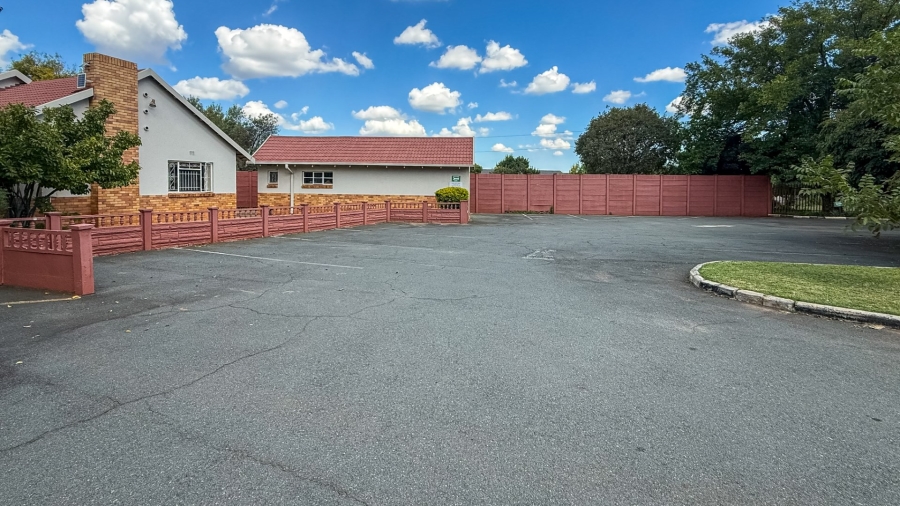Commercial Property for Sale in Adamayview North West